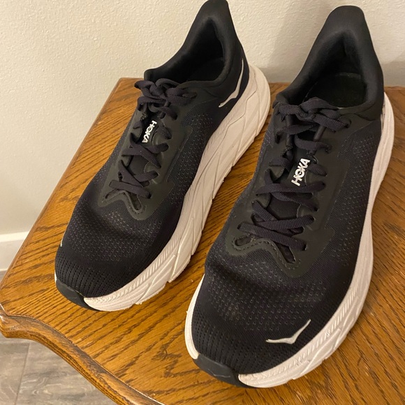 HOKA WOMEN'S HOKA ARAHI 7 RUNNING SHOES Size 10.5 Black - Picture 12 of 13